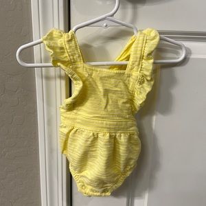 0-3 month old wore a few times! Like brand new